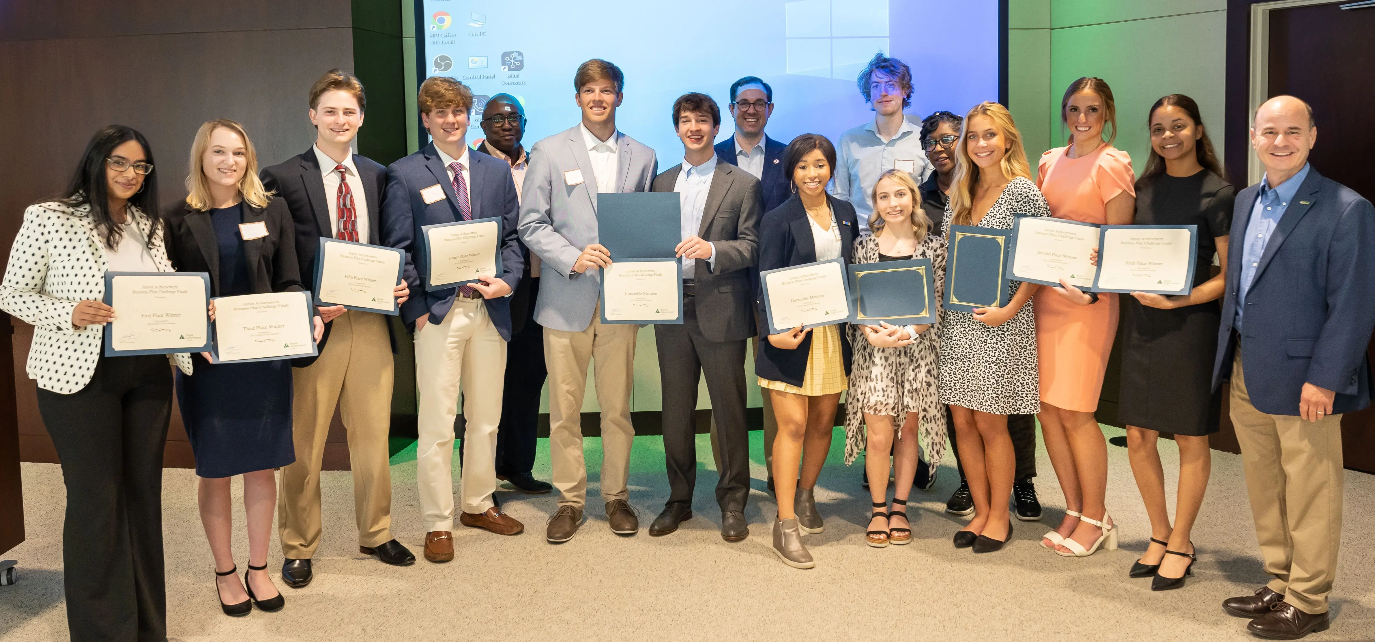 Finalists and Judges from 2022 Business Plan Challenge